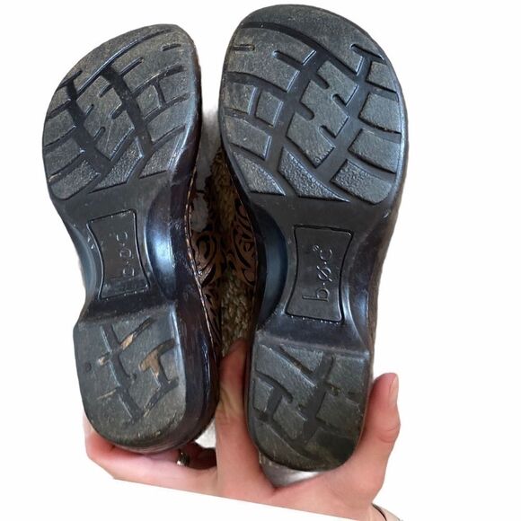 BOC Embossed Peggy Brown Comfort Clogs 6 - Picture 2 of 4